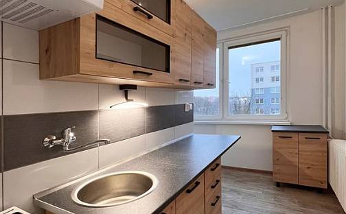 Pronájem bytu 3+1 67 m², Školní, Klášterec nad Ohří, okres Chomutov
