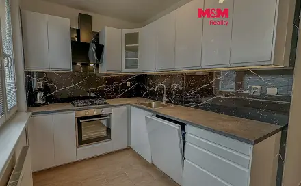 Pronájem bytu 3+1 74 m², Osvobození, Orlová - Lutyně, okres Karviná