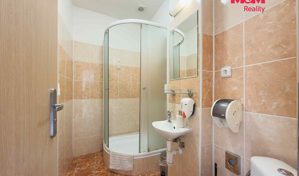Prodej ubytovacího objektu 650 m², Karviná – náhled fotky 17
