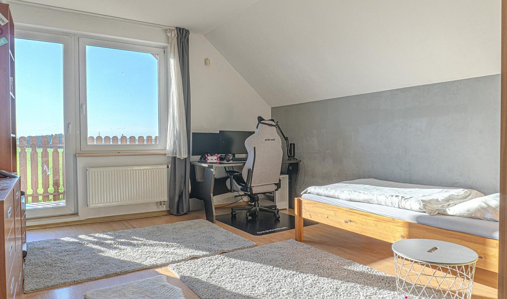 Prodej domu 238 m² s pozemkem 1 185 m², Šestajovice – náhled fotky 17