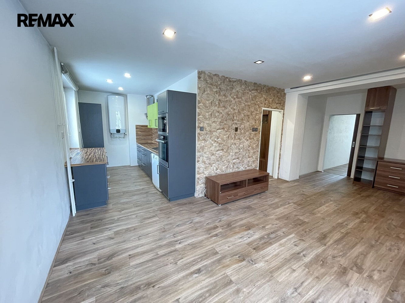 Pronájem bytu 2+1 50 m² – fotografie 3