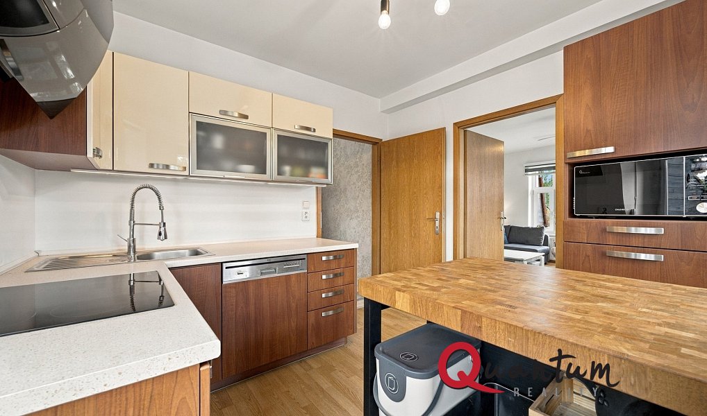 Prodej bytu 2+1 65 m², Praha – náhled fotky 2