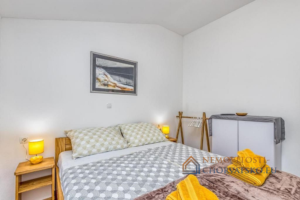 Prodej domu 168 m² s pozemkem 705 m² - Widok 6