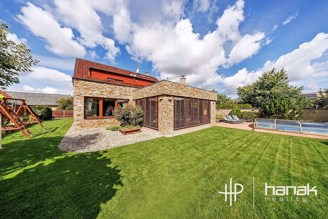 Prodej domu 262 m² s pozemkem 963 m² – fotografie 3