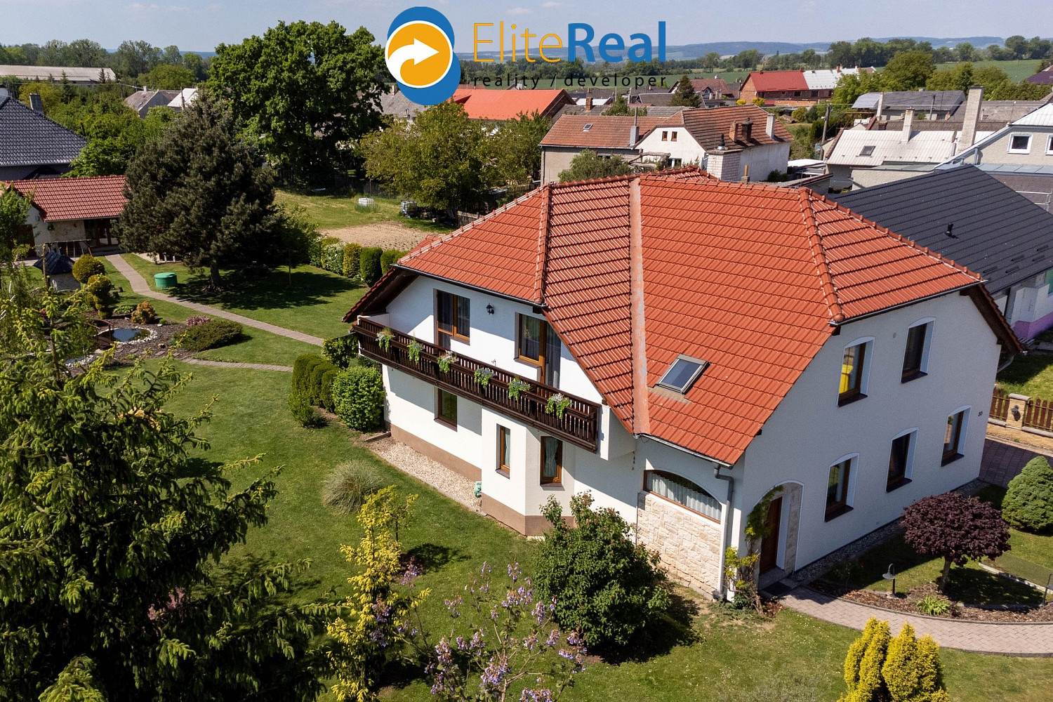 Prodej domu 344 m² s pozemkem 2 194 m²