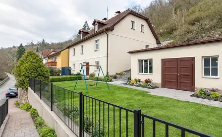 Prodej domu 213 m² s pozemkem 3 019 m², Čábelecká, Praha 6 - Lysolaje