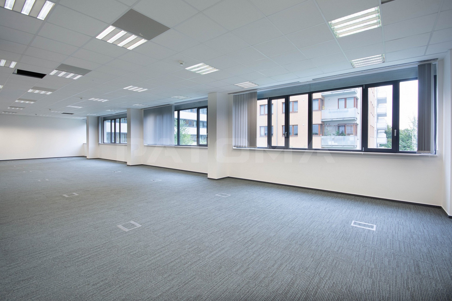 Pronájem kanceláře 868 m² – fotografie 4