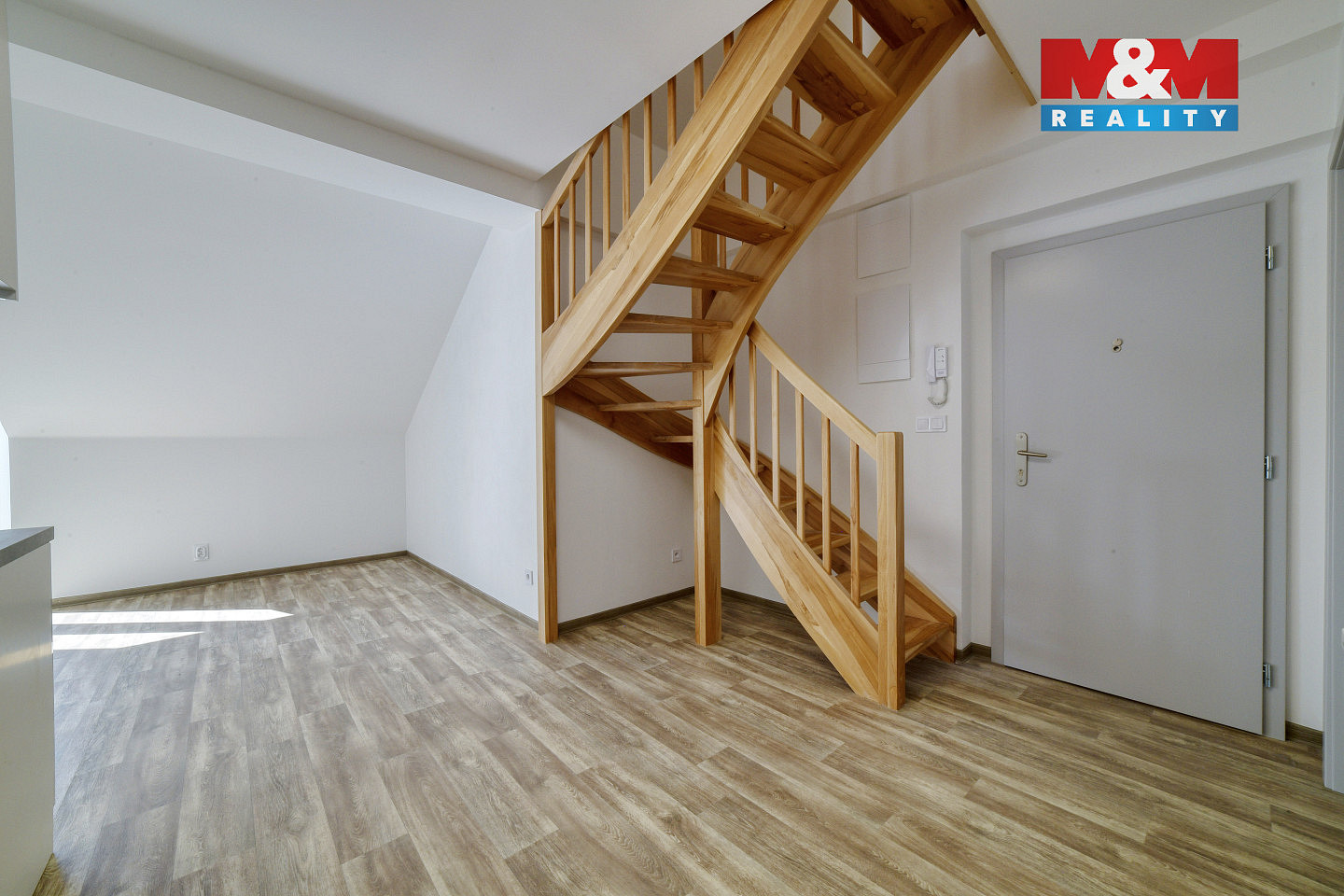 Pronájem bytu 3+kk 61 m² — photo 2