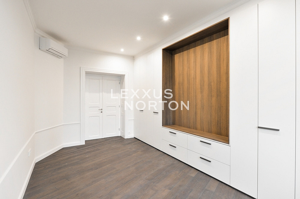 Pronájem bytu 4+kk 167 m² — photo 5