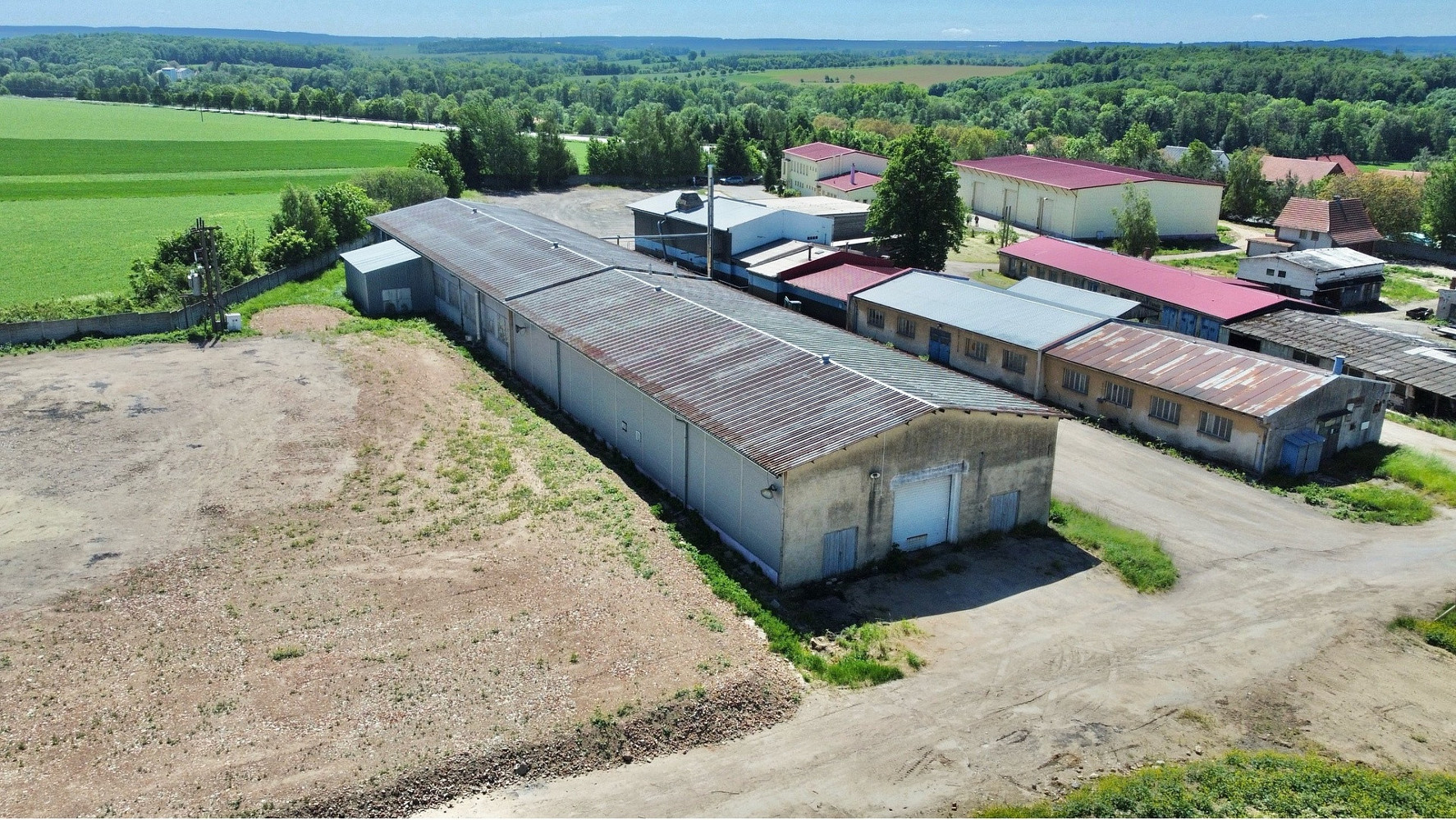 Prodej výrobních prostor 1 400 m² — photo 3