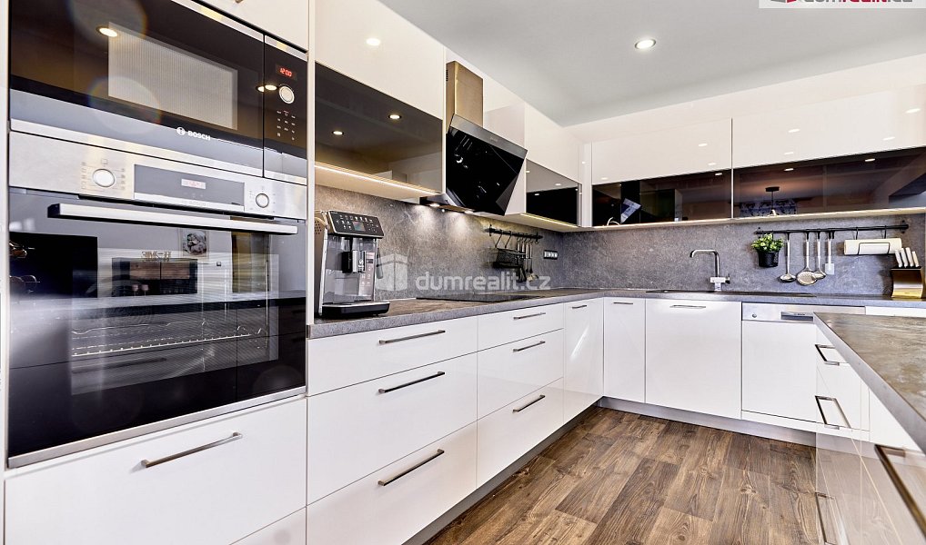 Prodej domu 136 m² s pozemkem 857 m², Nová Role – náhled fotky 8