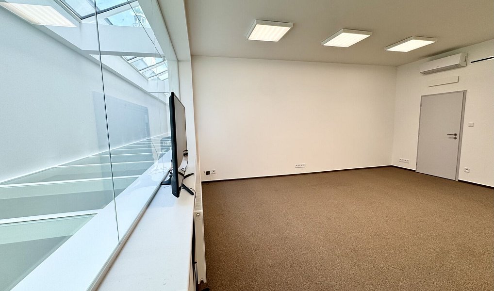 Pronájem kanceláře 34 m², Vyškov – náhled fotky 2
