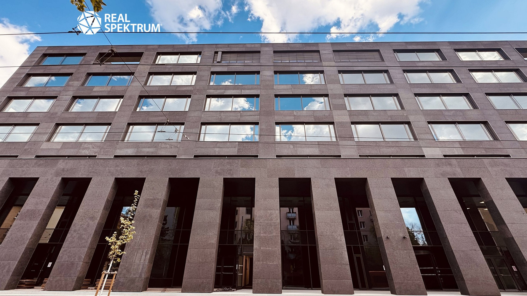 Pronájem kanceláře 507 m²