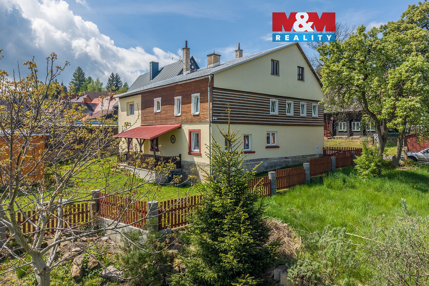 Prodej domu 285 m² s pozemkem 617 m²