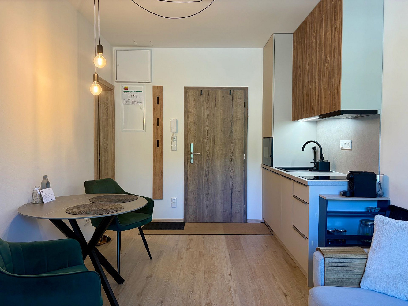 Pronájem bytu 2+kk 30 m² – fotografie 3
