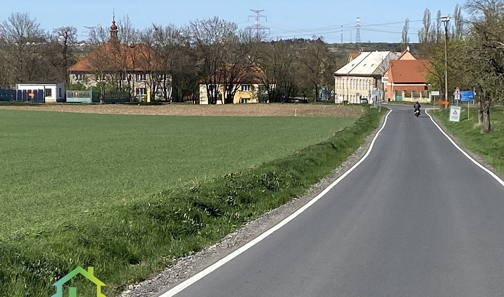 Prodej stavebního pozemku 1 000 m², Mořina – náhled fotky 6