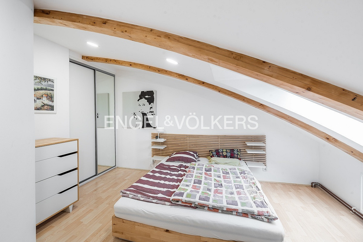 Pronájem bytu 3+kk 93 m² – další