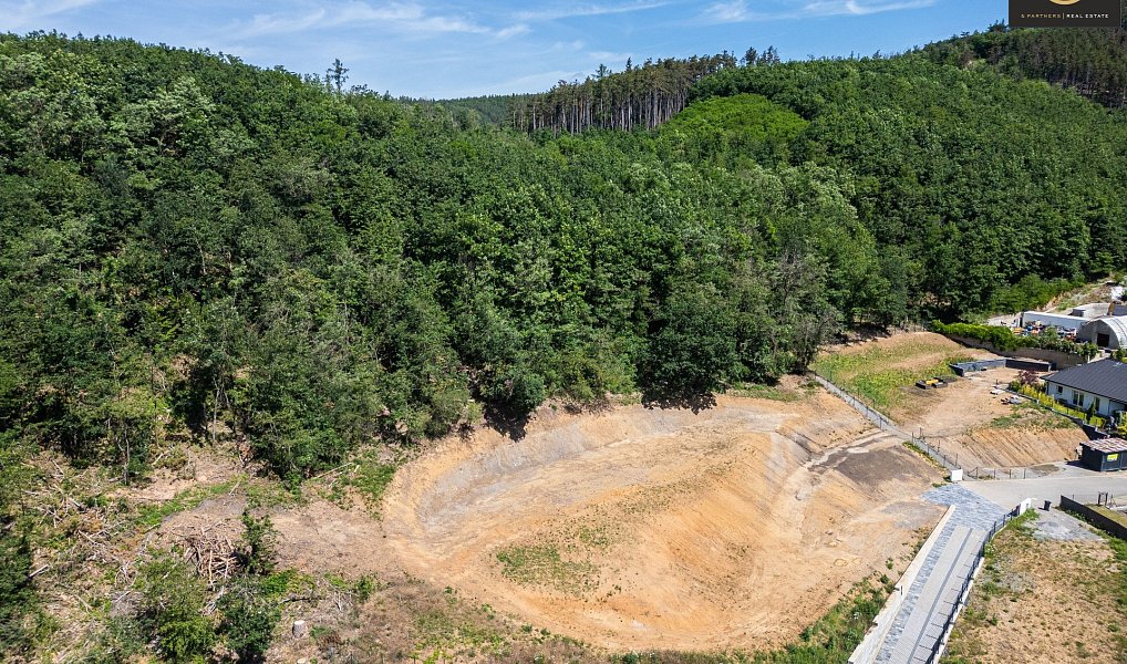 Prodej domu 570 m² s pozemkem 2 762 m², Králův Dvůr – náhled fotky 15