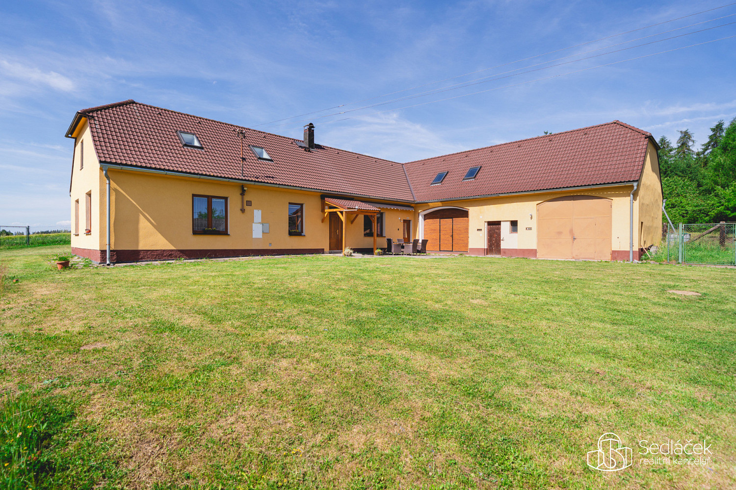 Prodej domu 290 m² s pozemkem 9 601 m² — photo 2