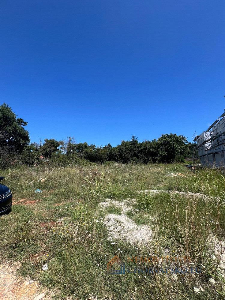 Prodej stavebního pozemku 892 m² - Widok 2