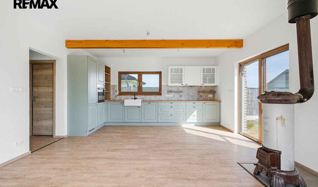 Prodej domu 85 m² s pozemkem 3 925 m², Tišice – náhled fotky 2