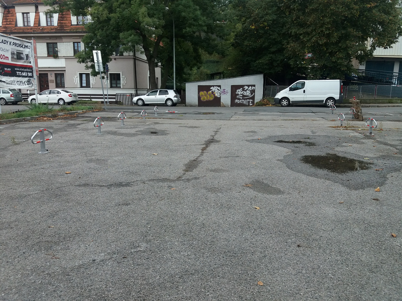 Pronájem  venkovního parkovacího stání 16m2 praha 4 - michle — photo 3