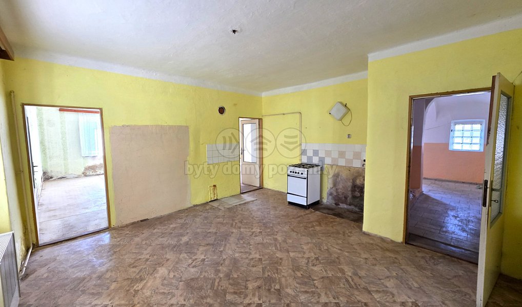 Prodej domu 238 m² s pozemkem 3 800 m², Fulnek – náhled fotky 10