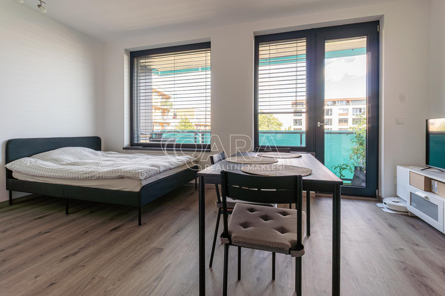 Pronájem bytu 1+kk 33 m² – fotografie 3