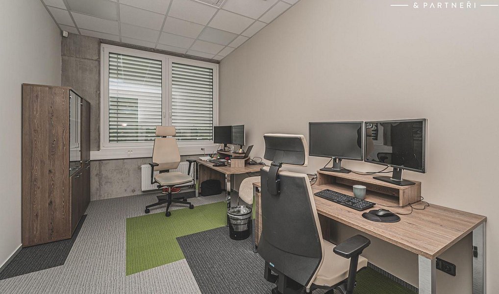 Pronájem kanceláře 250 m², Hradec Králové – náhled fotky 24