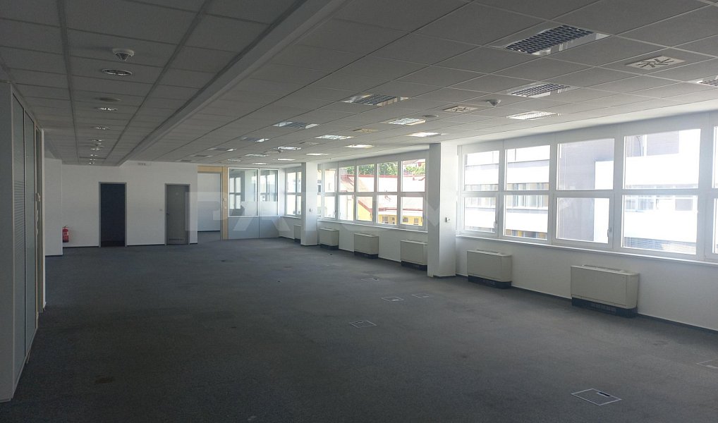Pronájem kanceláře 2 208 m², Praha – náhled fotky 12