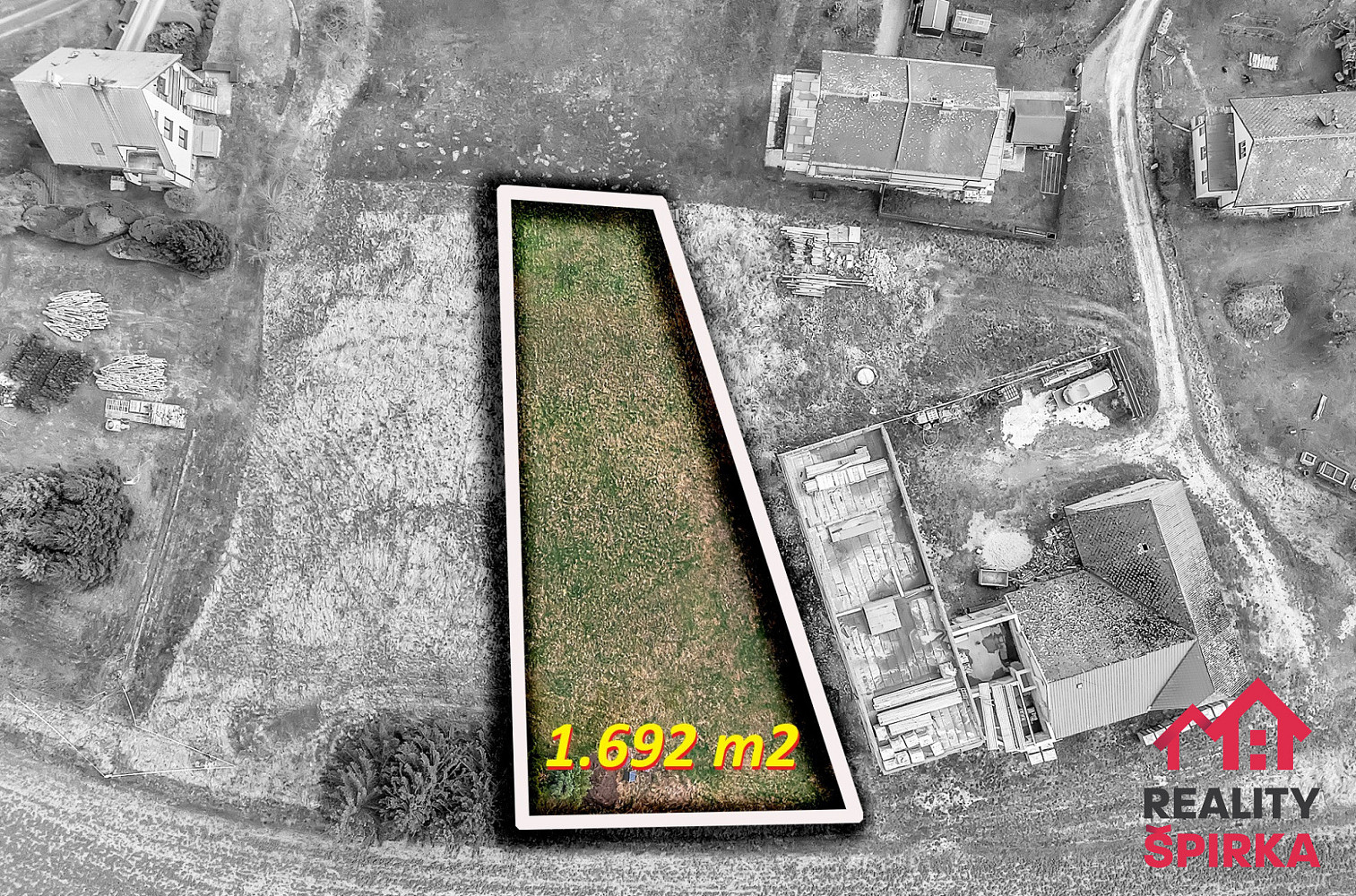 Prodej stavebního pozemku 1 692 m² – fotografie 4
