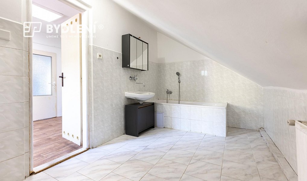 Prodej domu 314 m² s pozemkem 560 m², Krupka – náhled fotky 19