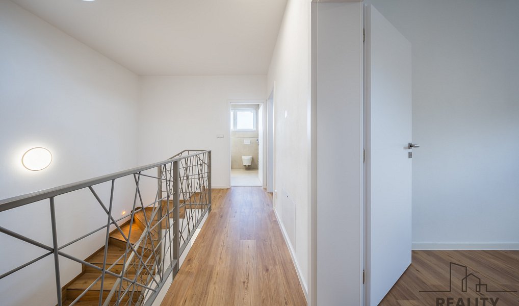 Prodej domu 225 m² s pozemkem 320 m², Vracov – náhled fotky 16