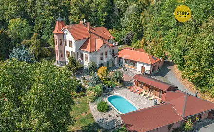 Prodej domu 500 m² s pozemkem 3 392 m², Hroubovice, okres Chrudim