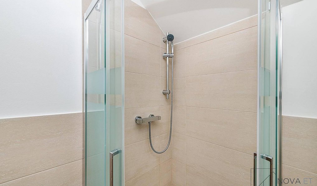Prodej bytu 3+1 117 m², Praha – náhled fotky 28