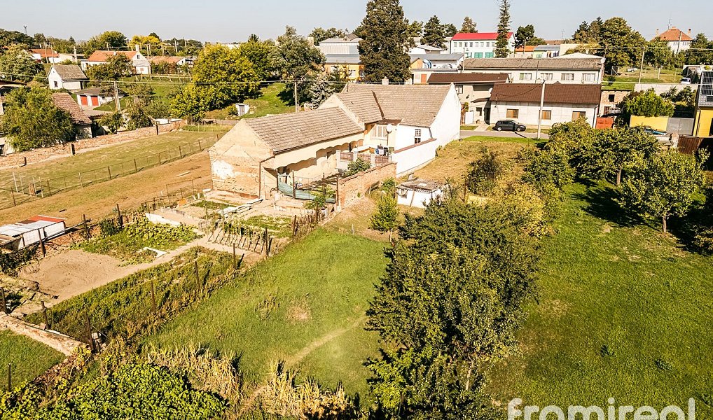 Prodej stavebního pozemku 1 033 m², Dyjákovice – náhled fotky 12