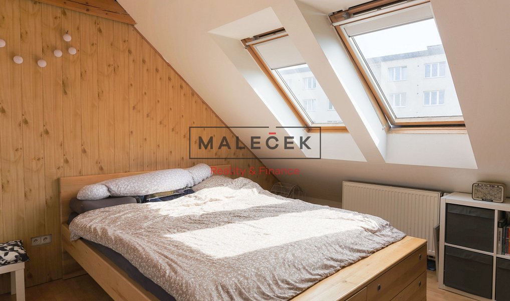 Prodej domu 325 m² s pozemkem 671 m², Nové Strašecí – náhled fotky 6