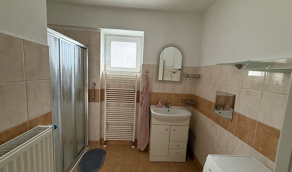 Prodej domu 198 m² s pozemkem 800 m², Kly – náhled fotky 18