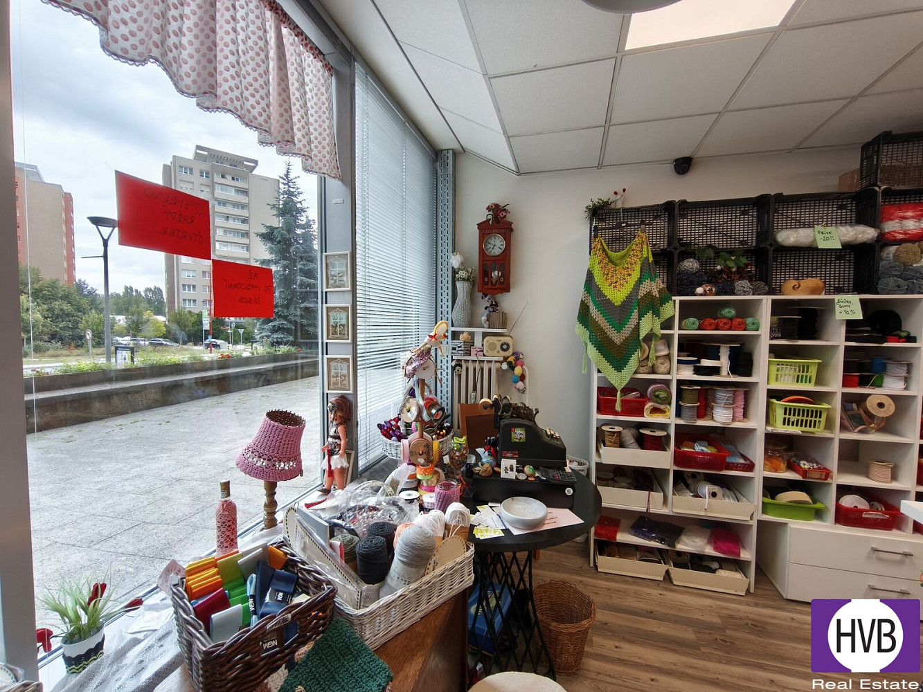 Pronájem obchodních prostor 55 m² – fotografie 3