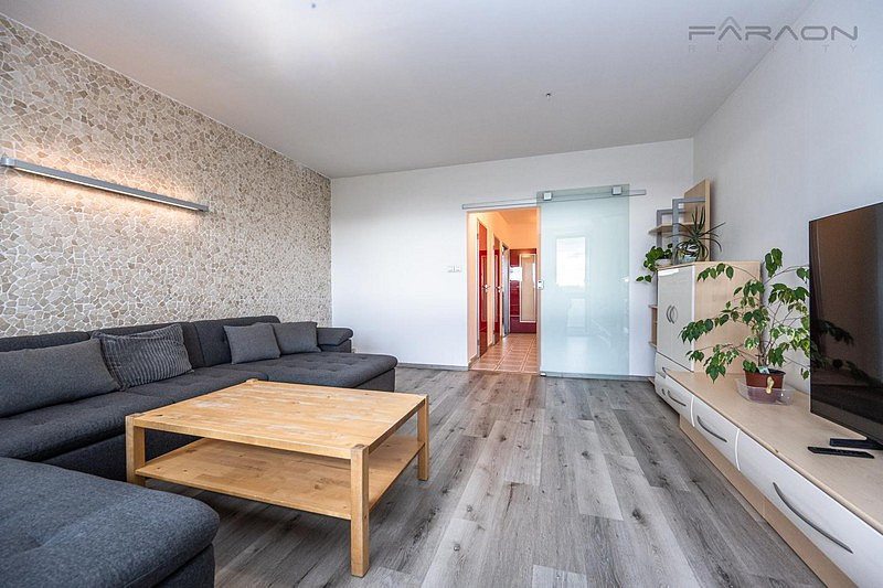 Pronájem bytu 3+1 74 m² — photo 2