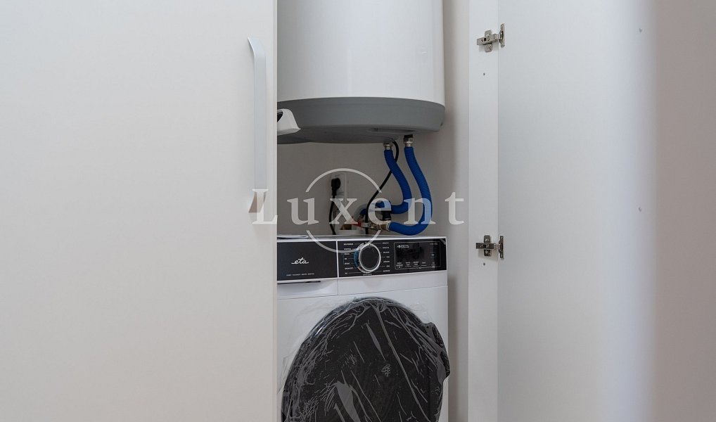 Pronájem bytu 2+kk 42 m², Praha – náhled fotky 10