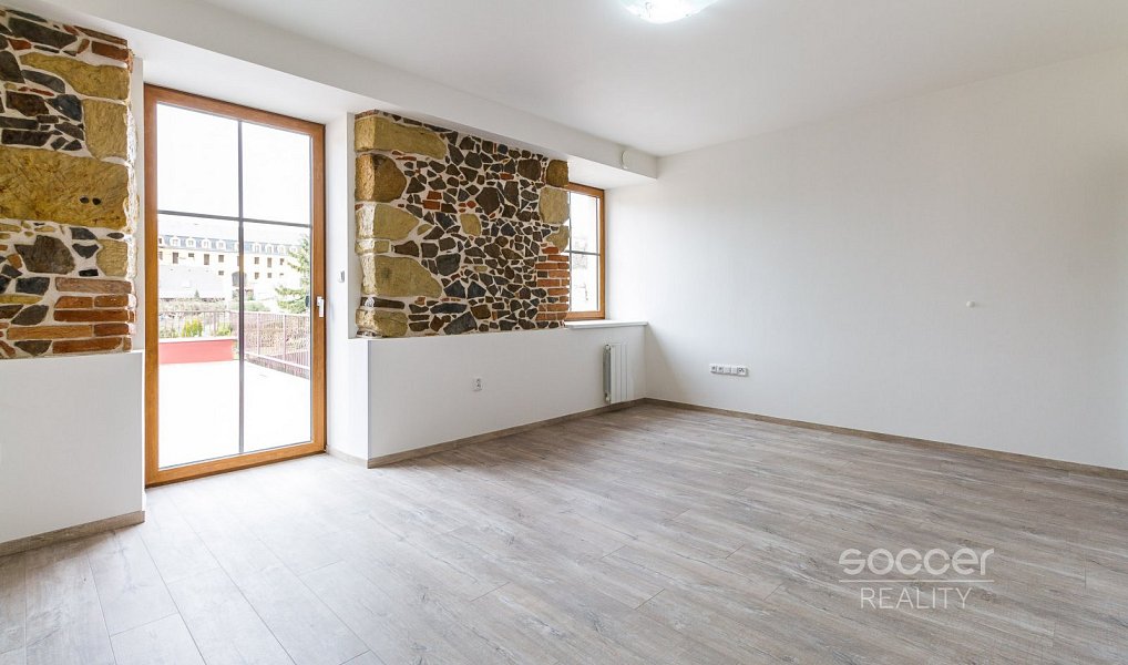 Pronájem bytu 3+kk 74 m², Kosmonosy – náhled fotky 11