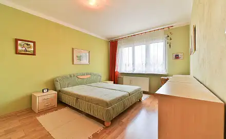 Prodej bytu 3+1 70 m², Kosmonautů, Cheb