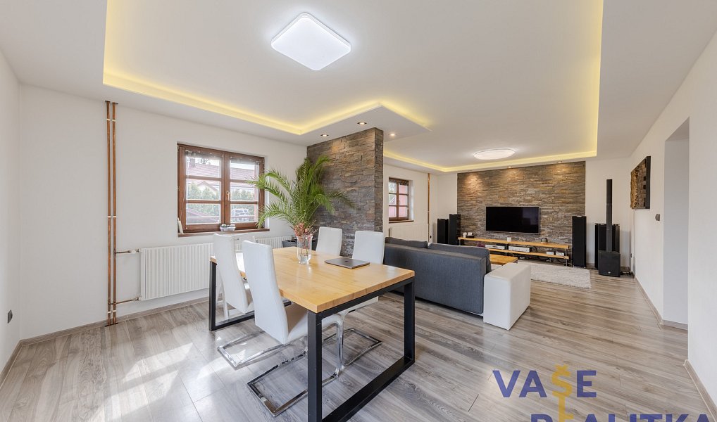 Prodej domu 200 m² s pozemkem 525 m², Jeseník nad Odrou – náhled fotky 2