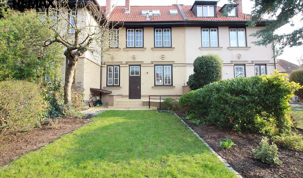 Pronájem domu 200 m² s pozemkem 219 m², Praha – náhled fotky 3