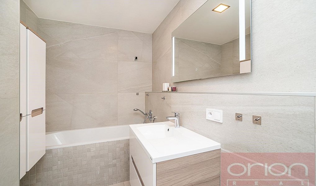 Pronájem bytu 4+kk 97 m², Praha – náhled fotky 9