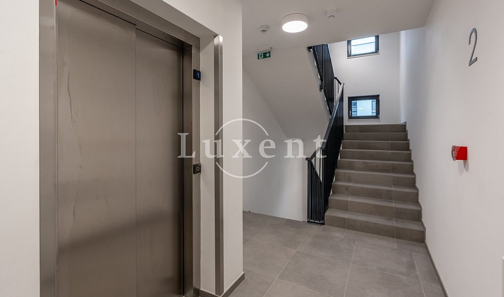 Pronájem bytu 2+kk 61 m², Praha – náhled fotky 13