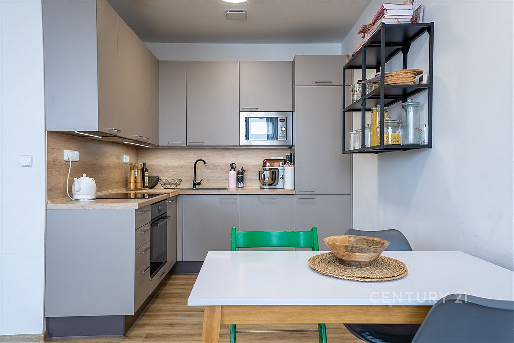 Pronájem bytu 2+kk 81 m²
