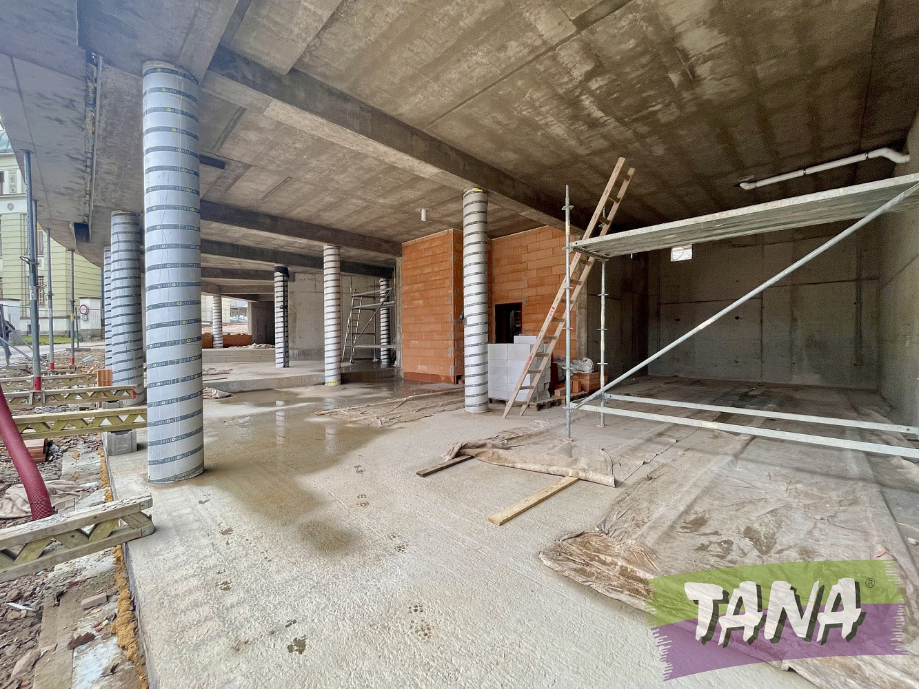 Pronájem obchodních prostor 335 m² – fotografie 3