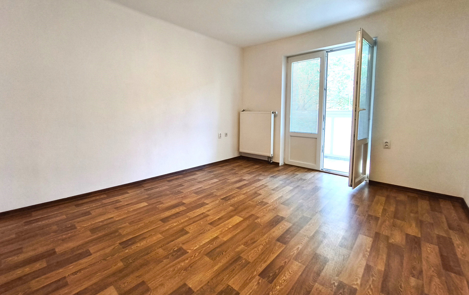 Pronájem bytu 2+1 54 m² – pohled 6